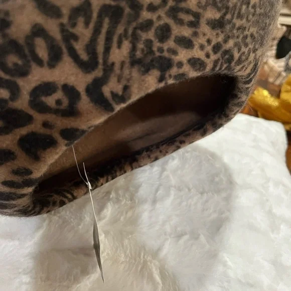 International concept, wool blend,French beret, hat, animal, print, Blk/Brn NWT - Picture 5 of 6